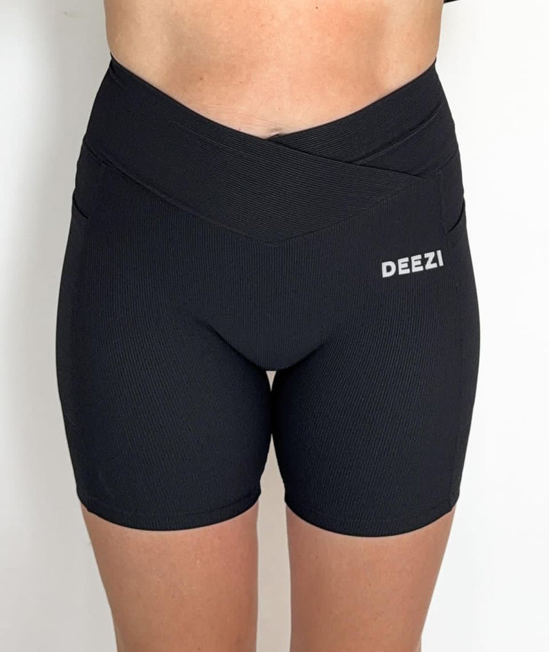 Chrissy Shorts Black